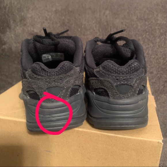 Toddler Yeezy 700 Boost - Picture 5 of 7